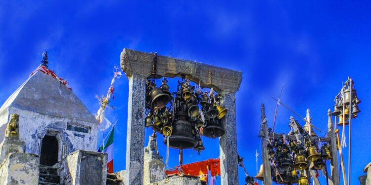 बडीमालिकामा भारी हिमपात: दुई जना पर्यटक सम्पर्कविहीन