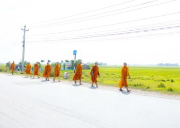 बुद्धको शान्ति सन्देश फैलाउँदै लुम्बिनीदेखि निग्रोधाराम सम्म पैदल यात्रा