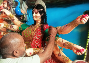 दसैँका लागि मूर्ति बनाउन भ्याइनभ्याइ
